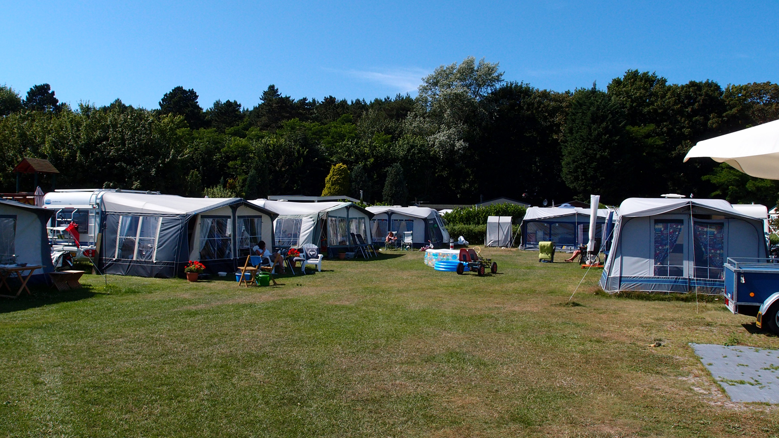 kamperen aan het strand op camping Le Parage in Noordwijk